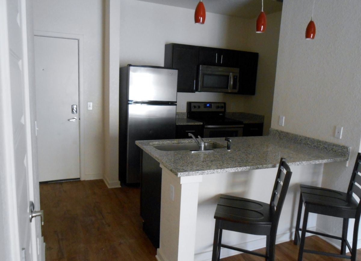 District Apartments 6